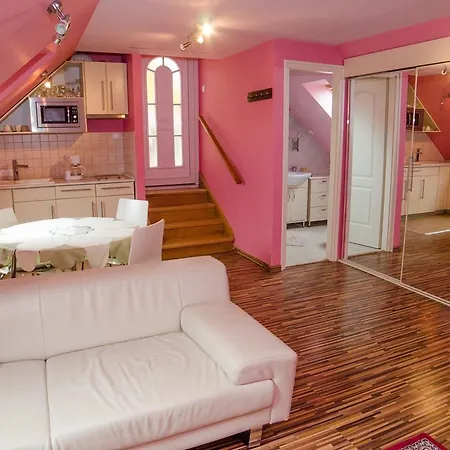 Kaman Vendeghaz Apartamento *