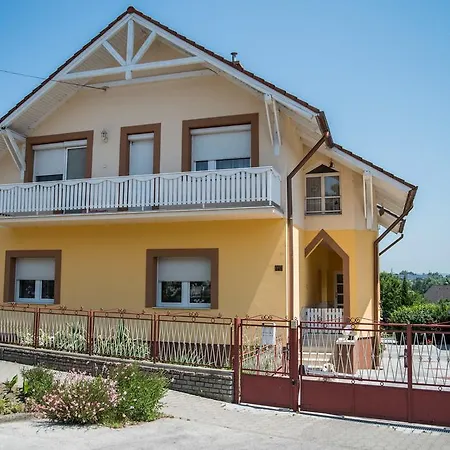 Kaman Vendeghaz Apartment Alsópáhok