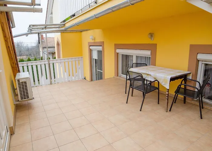 Kaman Vendeghaz Alsópáhok