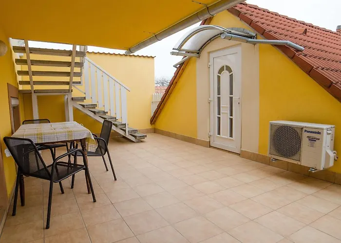 Kaman Vendeghaz Apartment